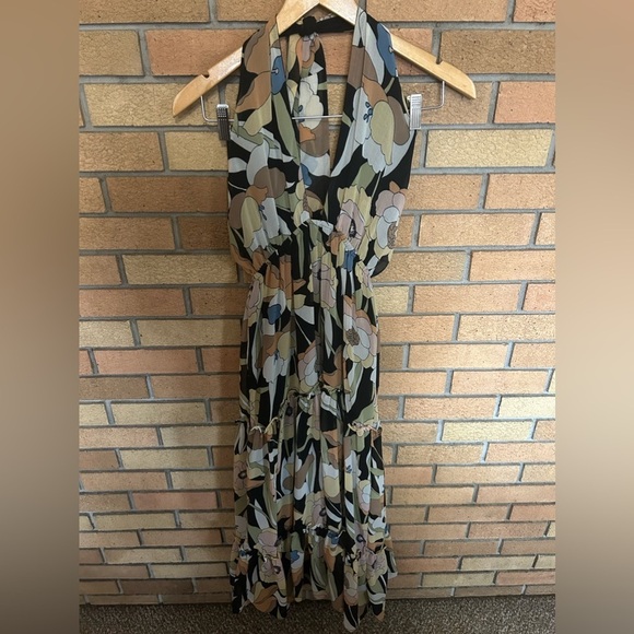 Lulu’s In Vacay Mode Black Floral Print Halter Tiered Maxi Dress Size XS - Picture 3 of 7